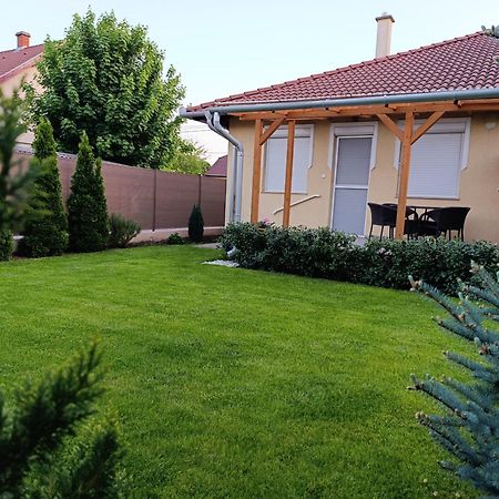 Budapest Airport Apartment ภายนอก รูปภาพ