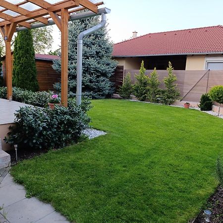 Budapest Airport Apartment ภายนอก รูปภาพ
