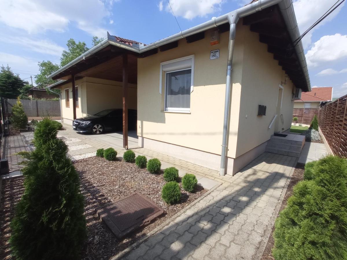 Budapest Airport Apartment ภายนอก รูปภาพ