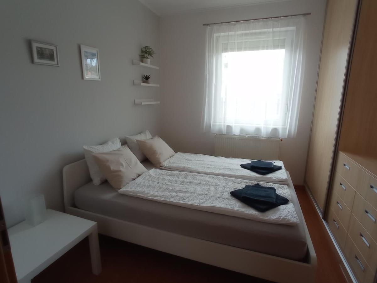 Budapest Airport Apartment ภายนอก รูปภาพ