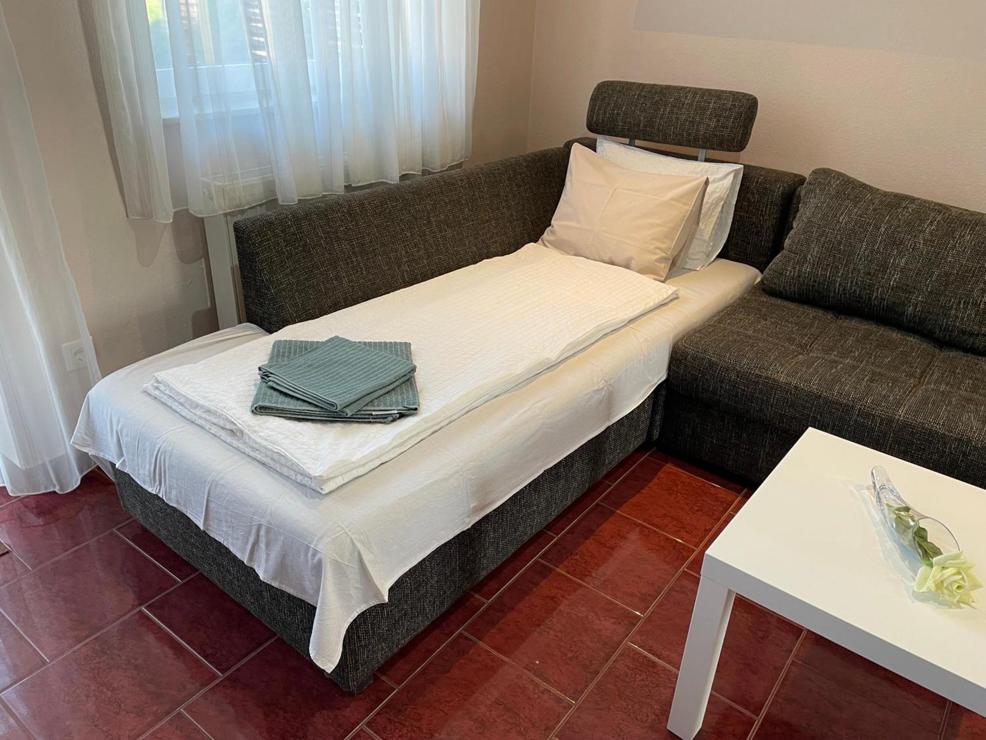Budapest Airport Apartment ภายนอก รูปภาพ